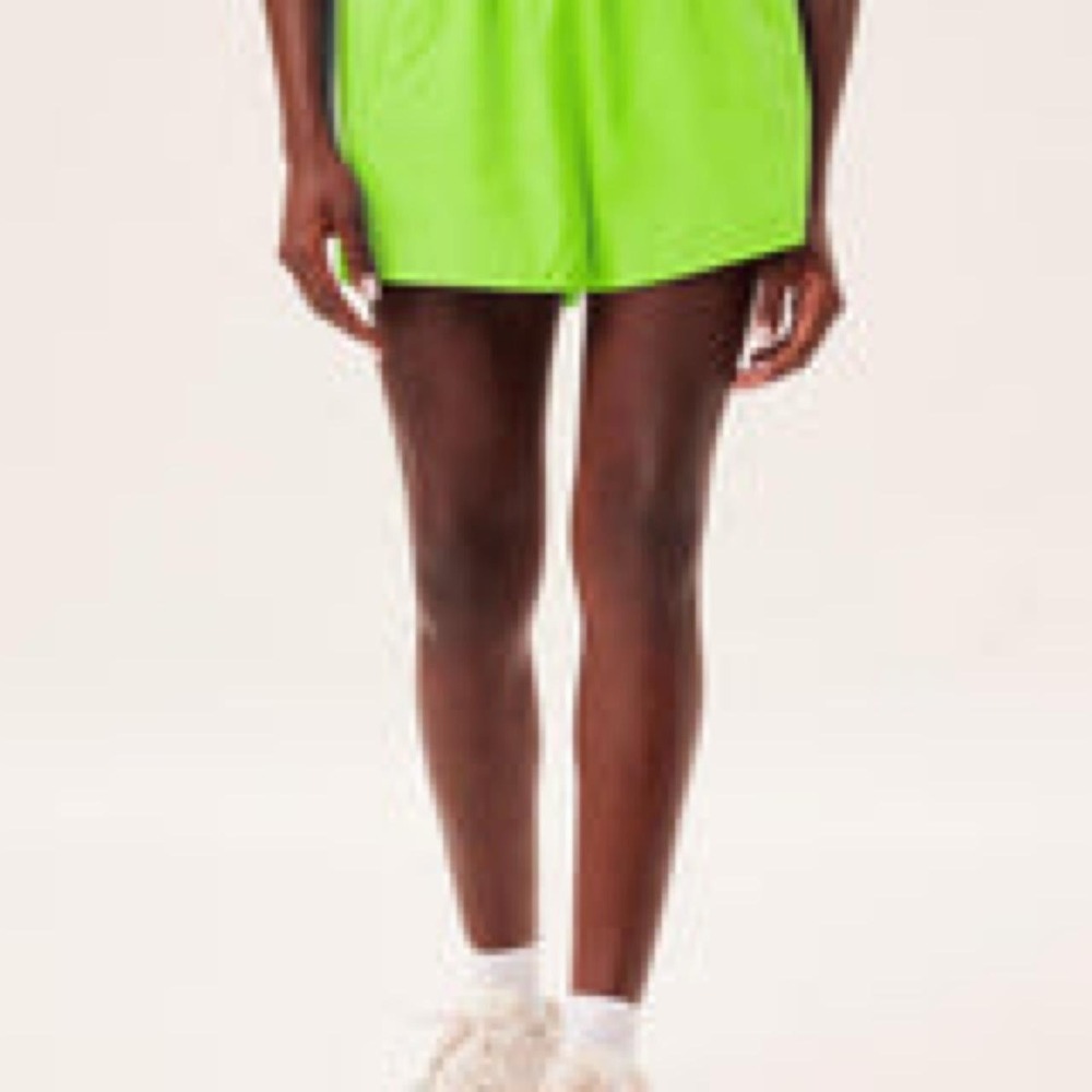 Girlfriend Collective Jasmine Green Gazelle Shorts Women's Size Large Neon Retro